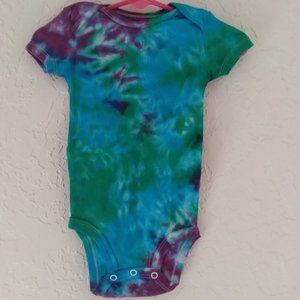 Homemade tie dye baby onesie 3-6month